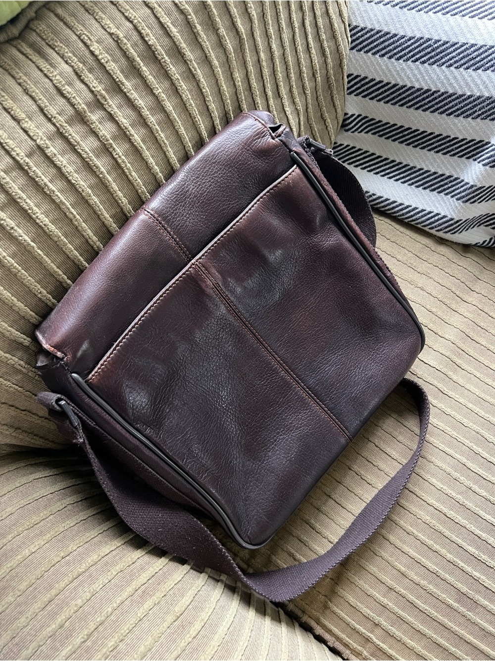 Genuine Leather Messenger Bag Kenneth Cole Reaction Dark Brown Adjustable Strap - Picture 6 of 15
